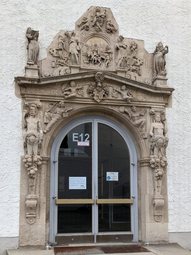 Portal des Martino-Katharineums