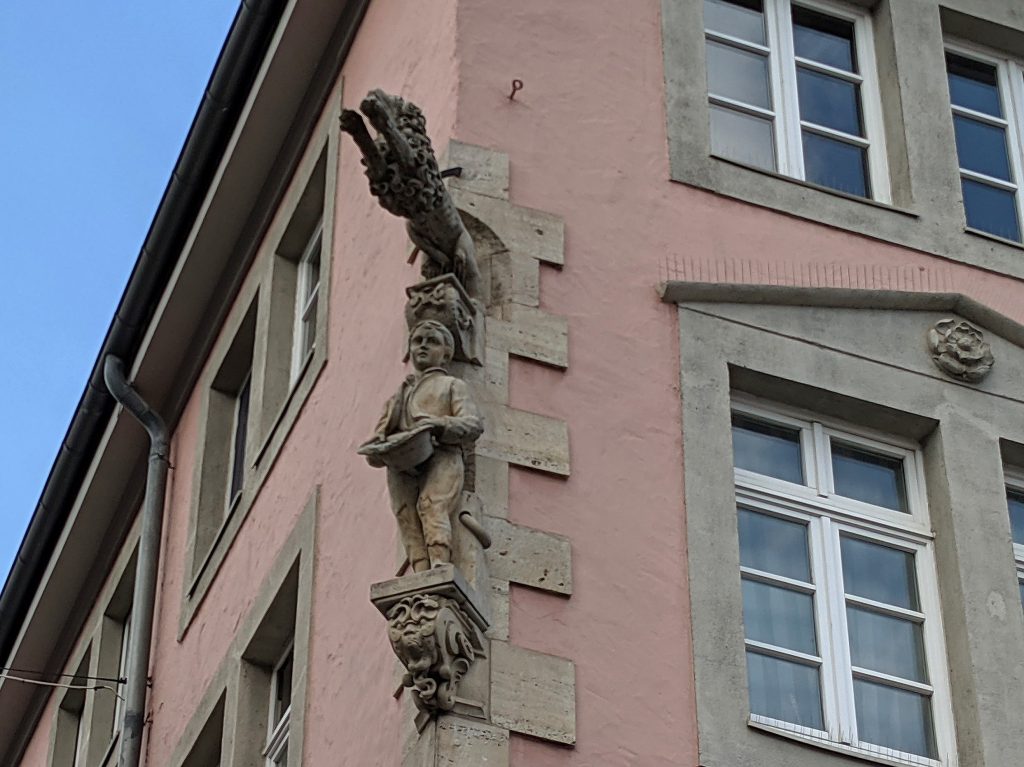 Stechinelli-Skulptur