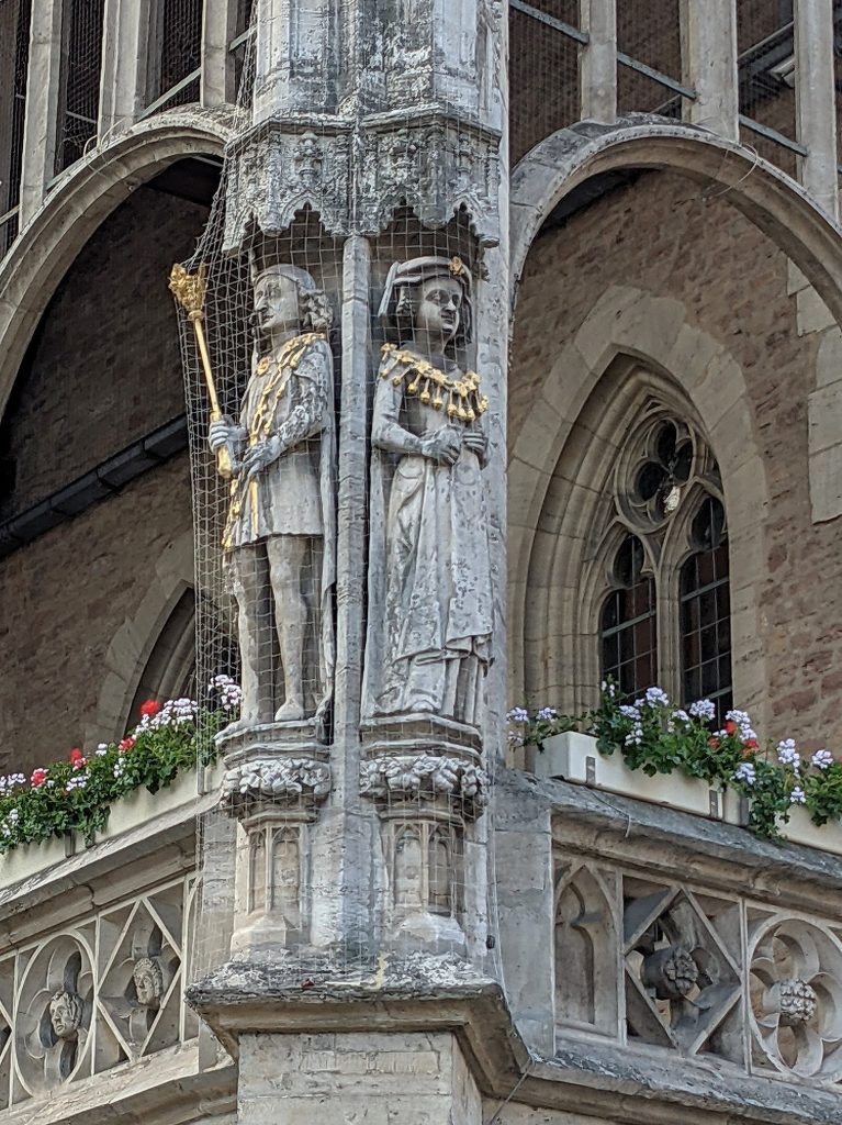 Skulpturen am Altstadtrathaus (VIII)