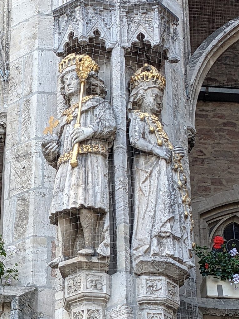 Skulpturen am Altstadtrathaus (IV)
