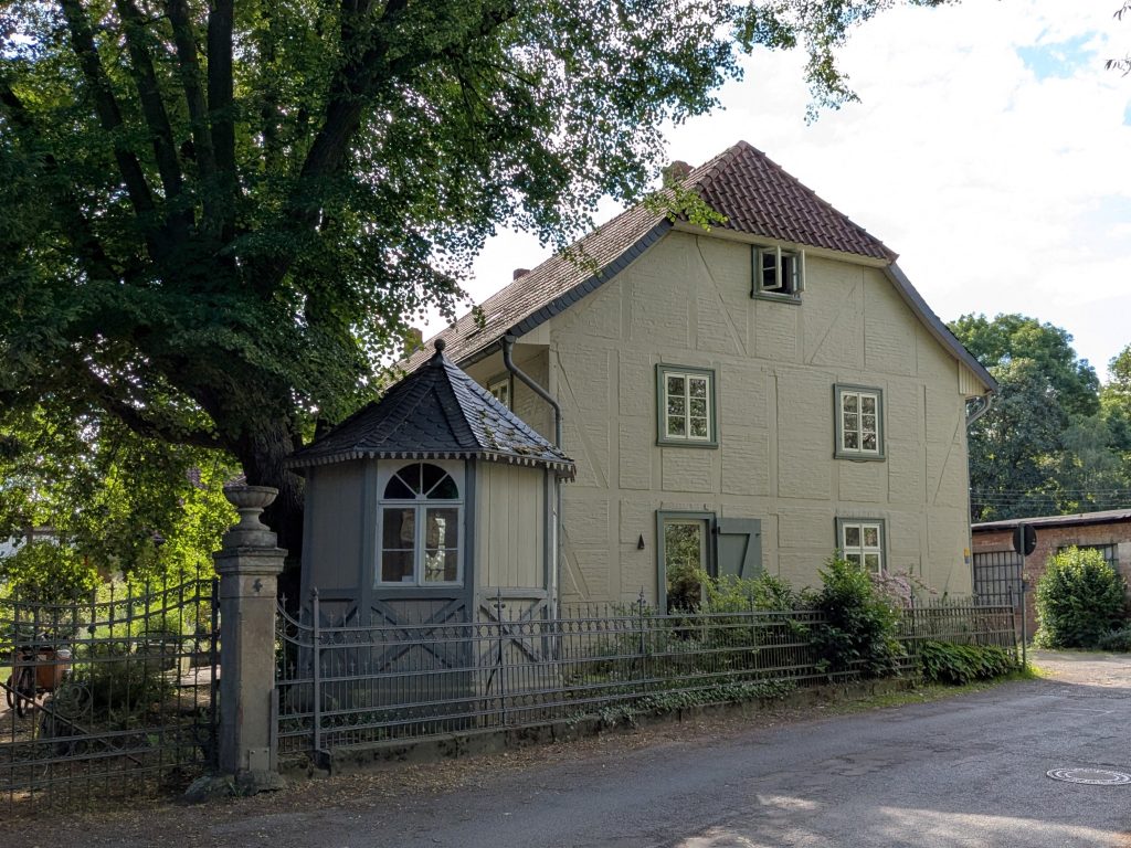 Karl-Hintze-Weg 4